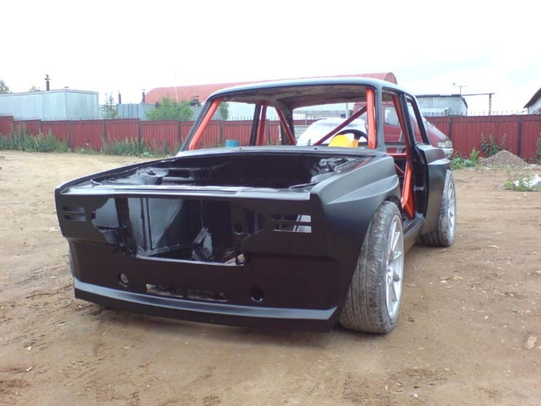 Lada 2105 Gladkov Edition: rosyjski tuning nieco inaczej