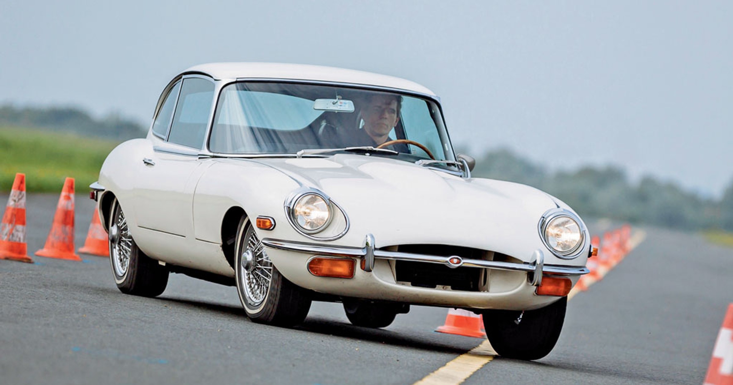 Jaguar E-Type 4.2 - nieporównywalnie ponadczasowy