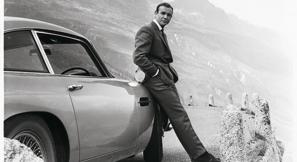 Aston Martin DB5 – najsłynniejsze auto, jakim jeździł James Bond