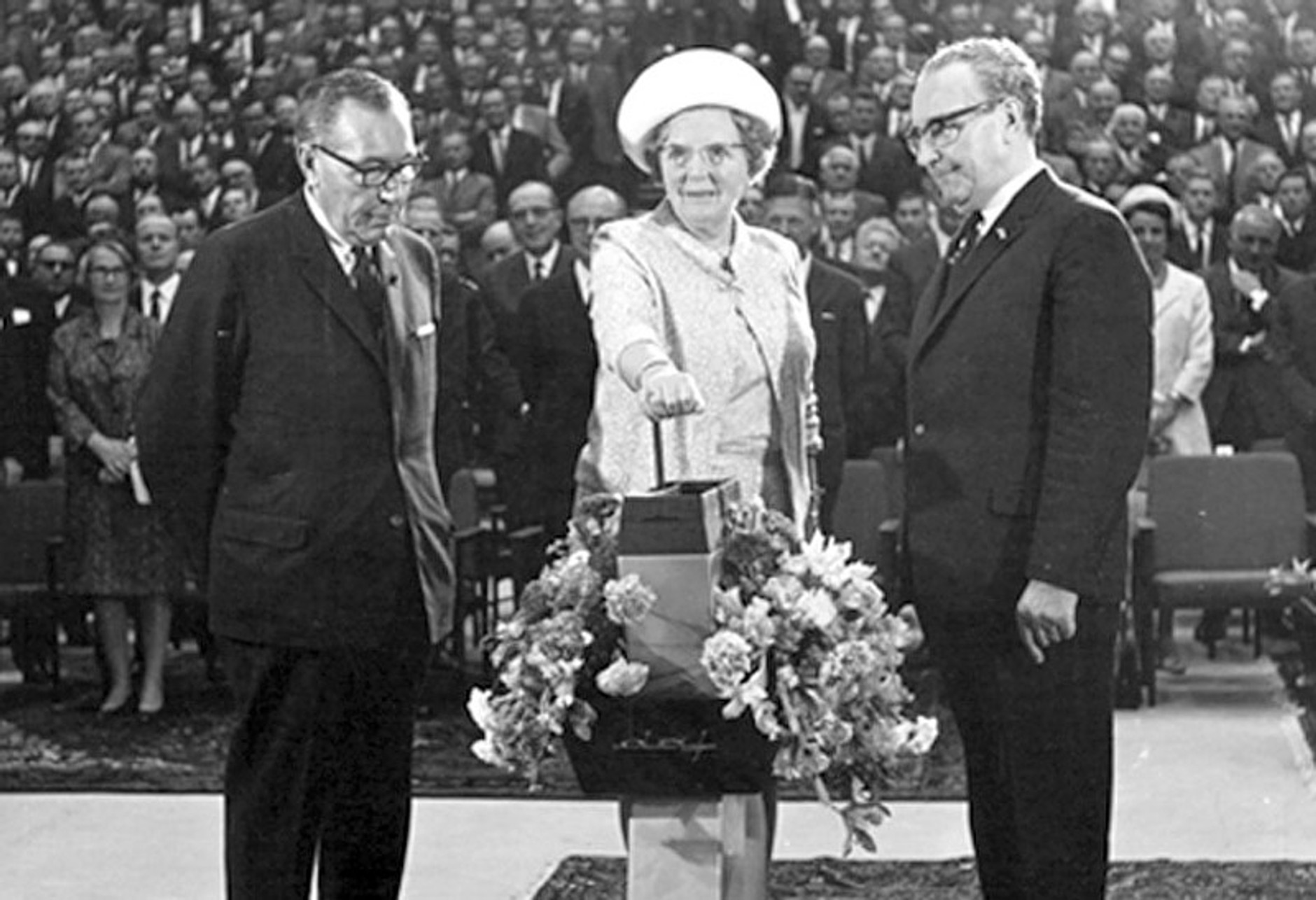 Fabryka Mitsubishi Motors Europe NedCar obchodzi 40 lat