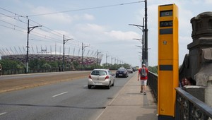 Jechał Ferrari 170 km/h na moście Poniatowskiego. Rekordzistę uchwycił fotoradar