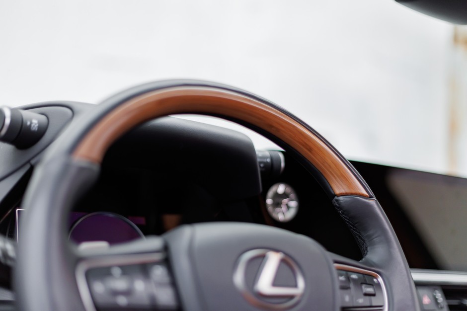 2024 Lexus ES300h