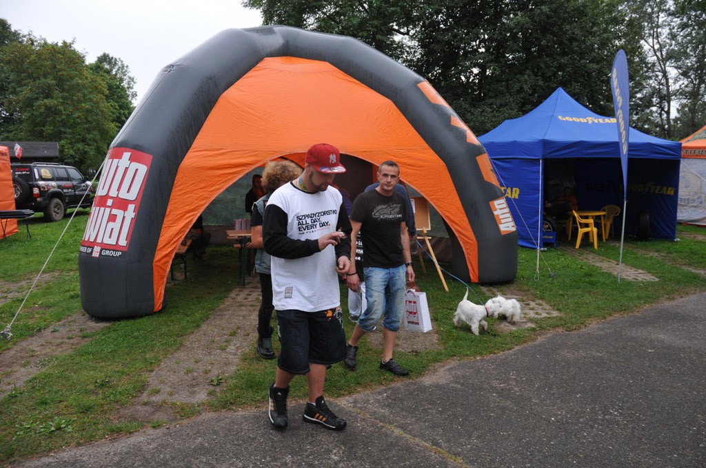 4x4 Family Adventure: baza pod namiotami