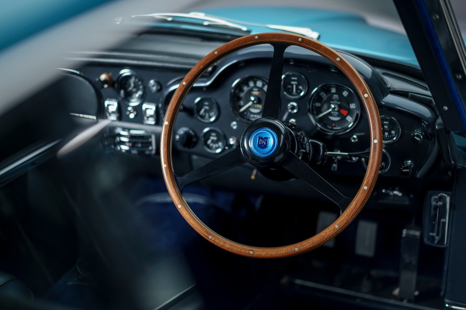 Aston Martin DB5 skończył 60 lat