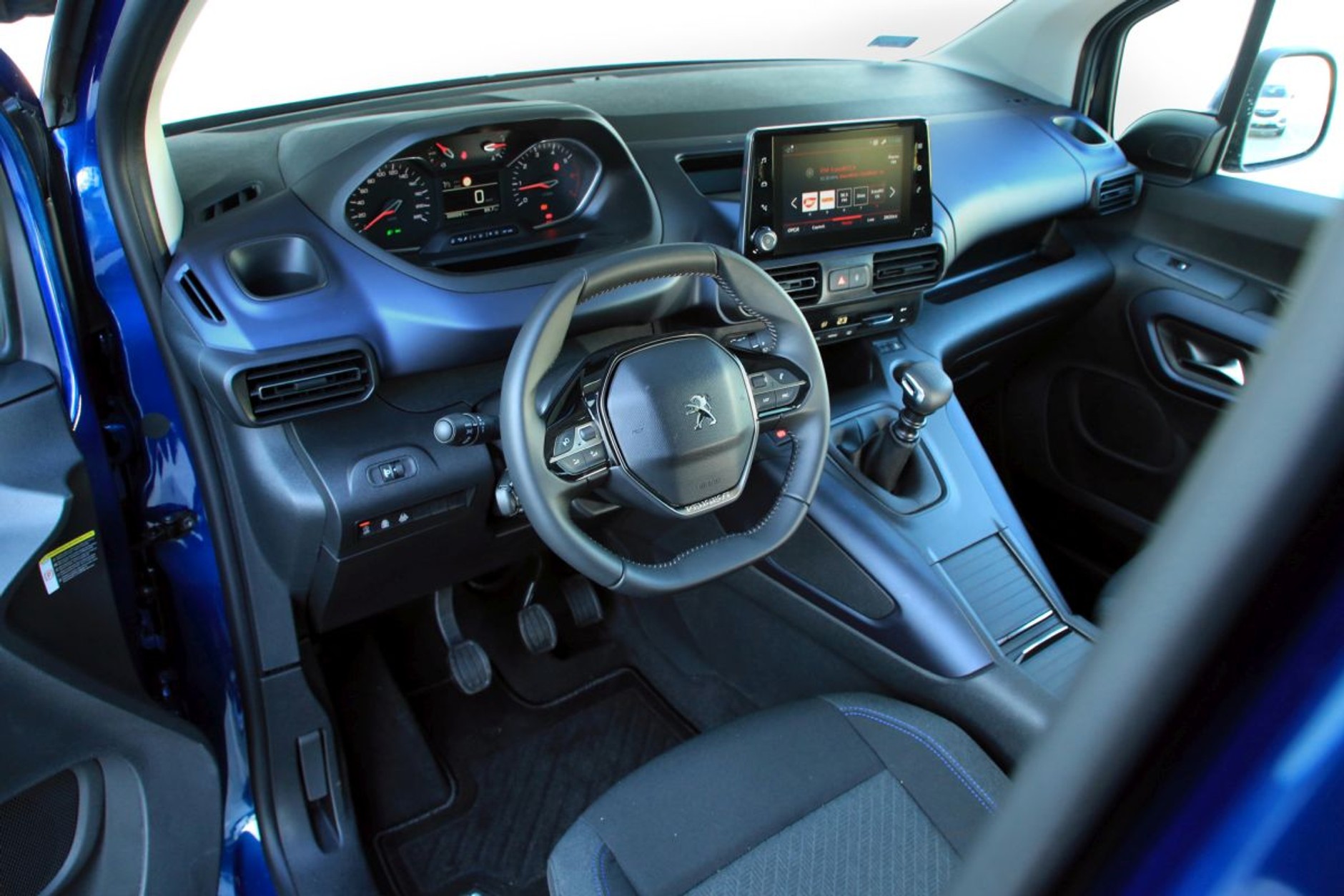 Citroën Berlingo vs Peugeot Rifter - dlaczego Peugeot jest lepszy?