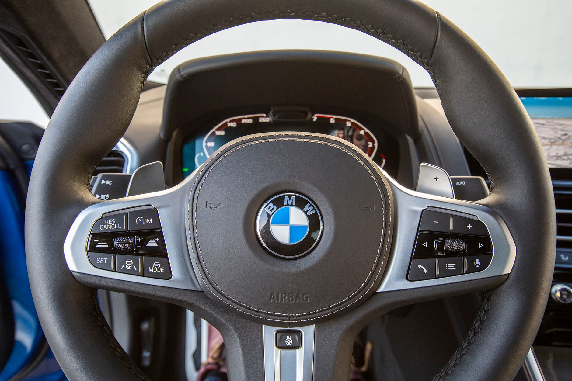 BMW M850i xDrive - co tak naprawdę potrafi topowy wariant BMW M850i?