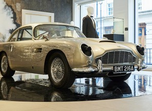Aston Martin DB5 Jamesa Bonda rozbił bank. Ogromna kwota