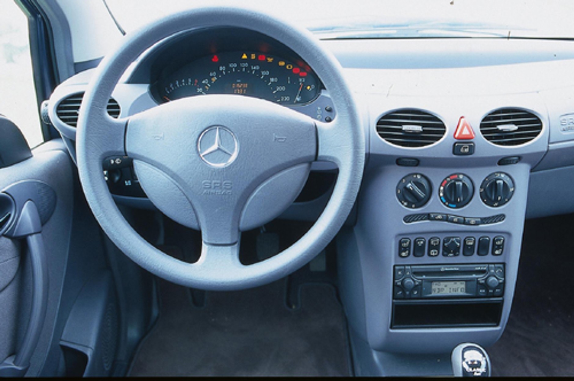 Najmniejsza gwiazda blado świeci - Wszystko o Mercedesie Klasy A