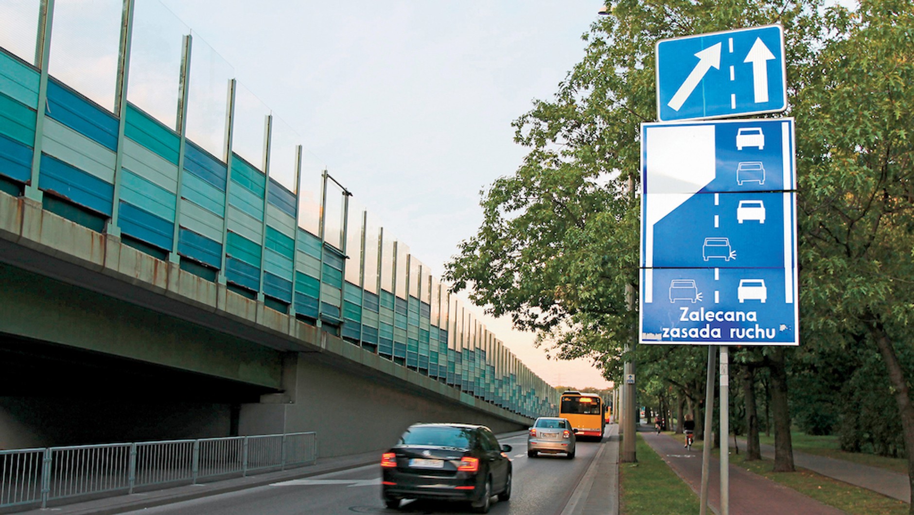Korytarz życia i jazda na suwak – będą obowiązkowe