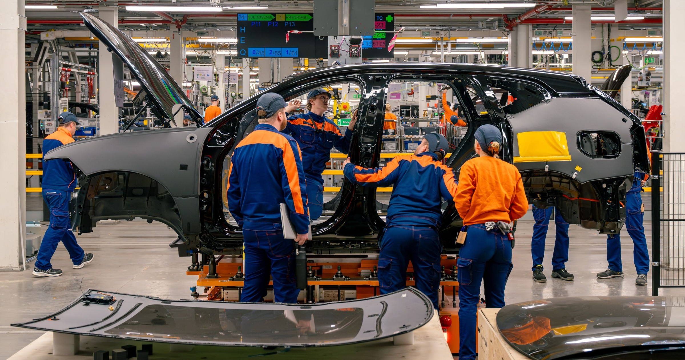 Volvo EX60 (produkcja w fabryce w Torslanda, Szwecja)