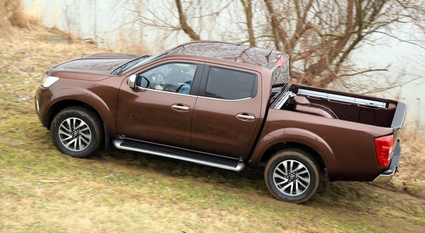 Nissan Navara 2.3 dCi 160 N-Connecta - mocy mu wystarczy