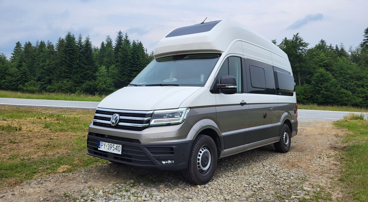 Czy fabryczny kamper jest lepszy od rzemieślniczej zabudowy? Sprawdziłem Volkswagena Grand Californię