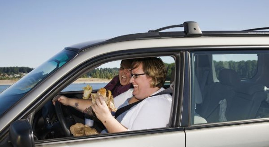 Jedzenie w samochodzie