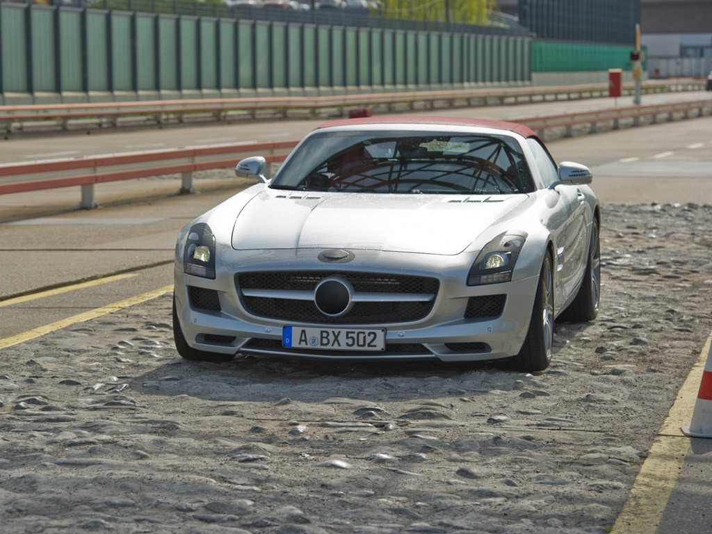 Zbliża się Mercedes SLS AMG w wersji Roadster