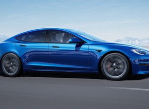 Czarne chmury nad autonomicznymi samochodami Tesli. System Autopilot może zwiększać ryzyko wypadku