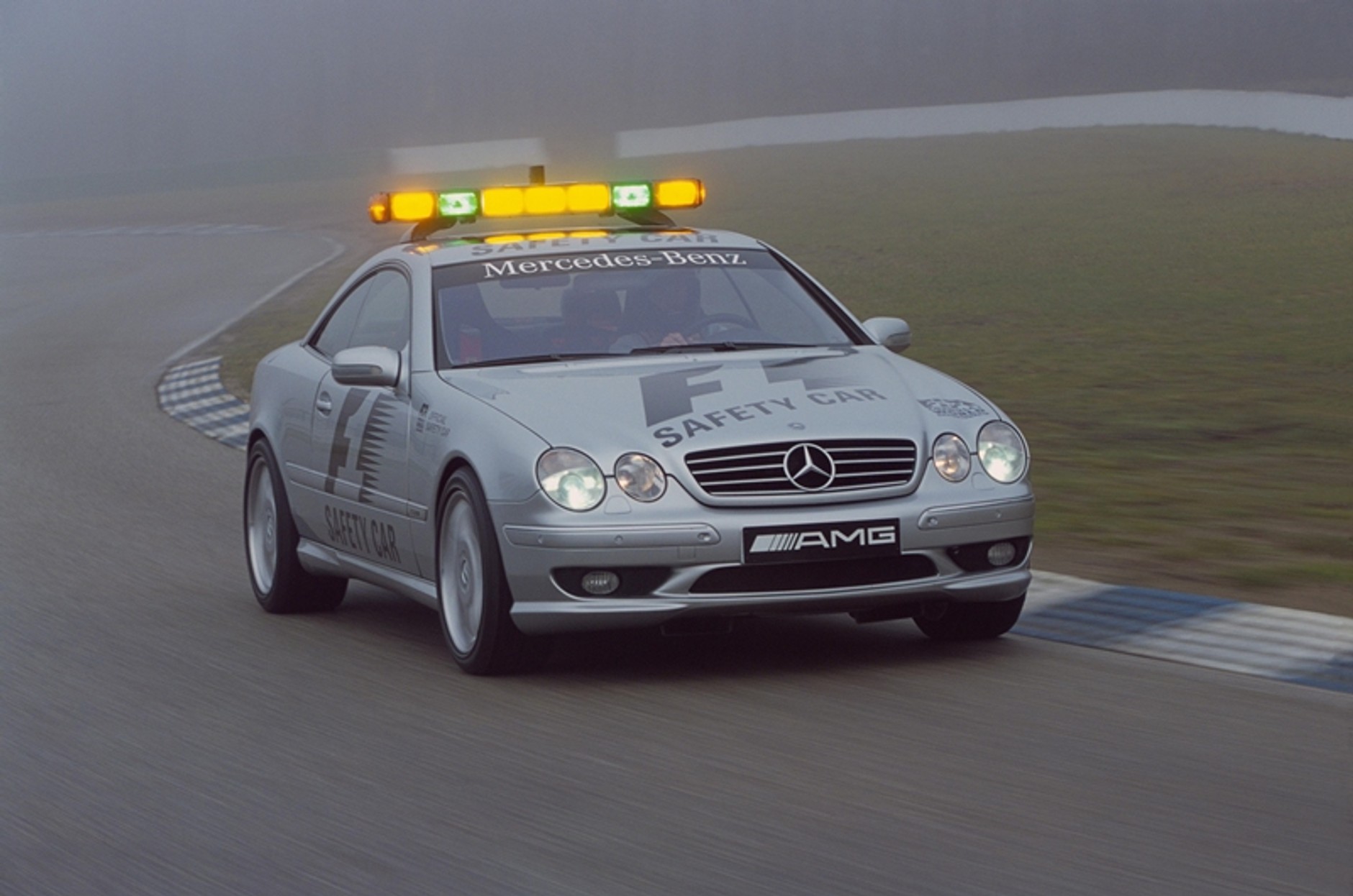 Mercedes SLS AMG to najszybszy safety car świata, ale znalazłem jeszcze kilka ciekawszych