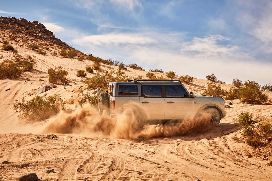 Ford Bronco 2021 - zobacz go na 50 zdjęciach