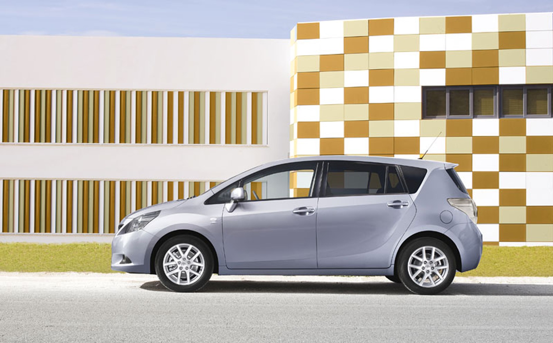 Genewa 2009: Toyota Verso – nowe 7-miejscowe MPV