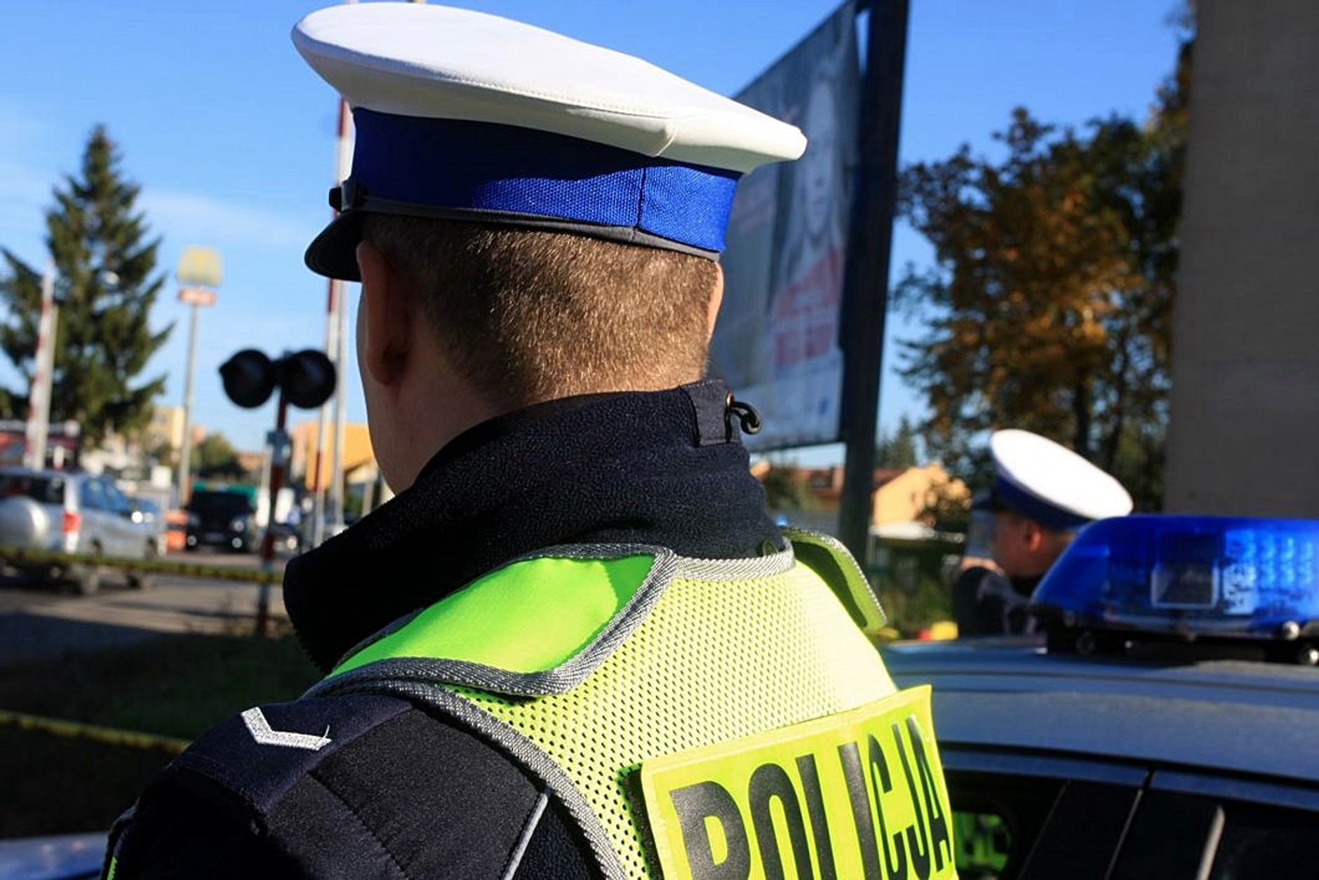 Podlascy policjanci przeprowadzili akcję, podczas której kontrolowali zachowania kierowców w rejonie przejazdów kolejowych
