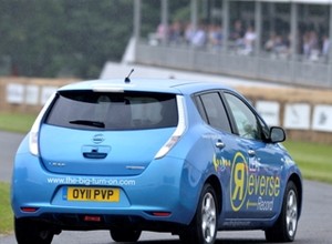 Nissan LEAF najszybszy na wstecznym