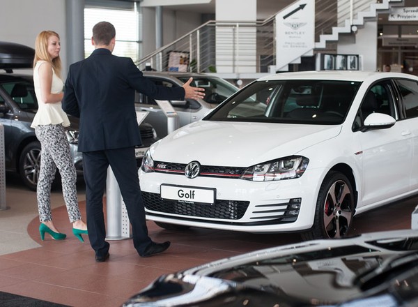 Jak sfinansować zakup auta? Porównanie czterech różnych rozwiązań