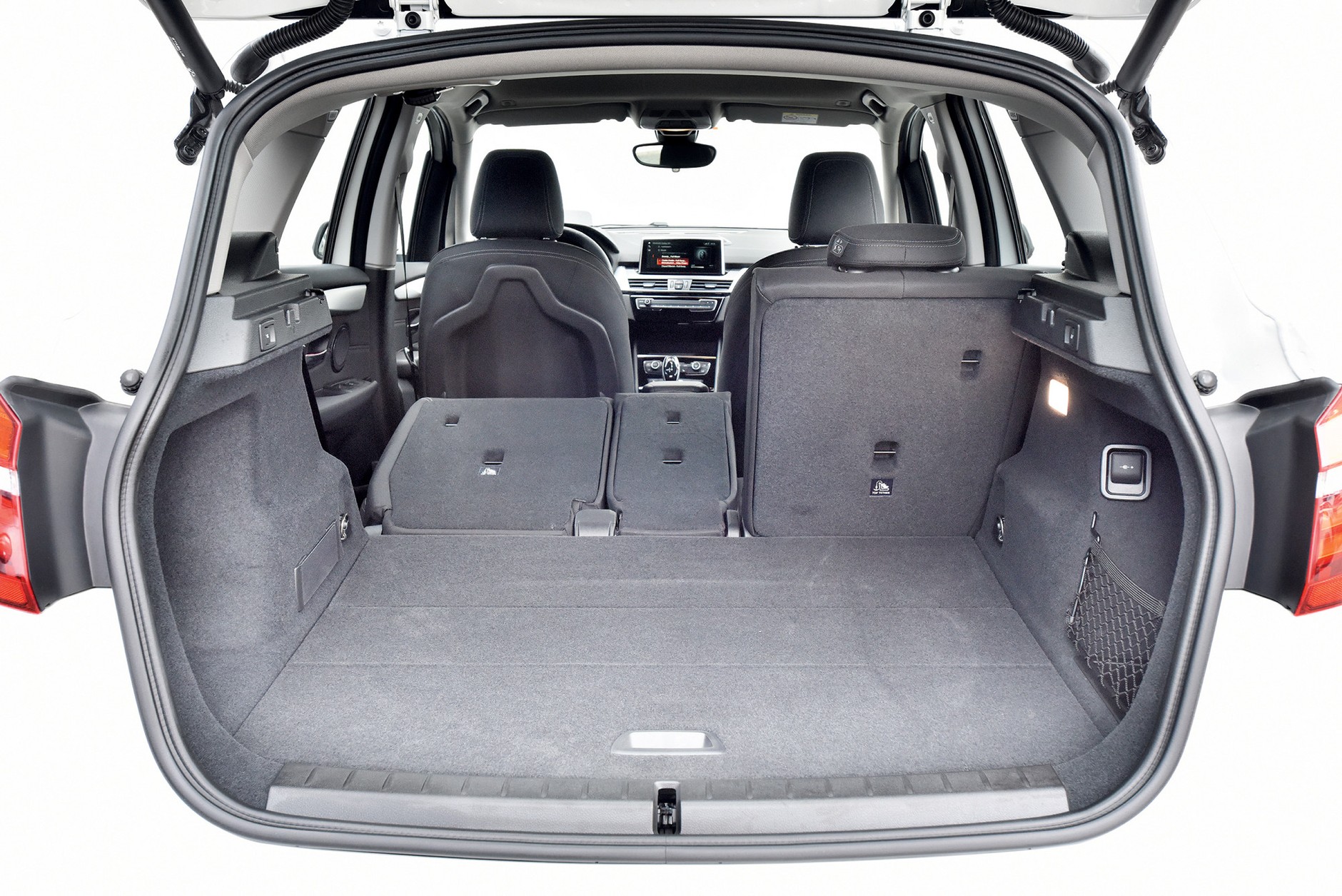 BMW 218d Acrive Tourer kontra Mercedes B 200 d