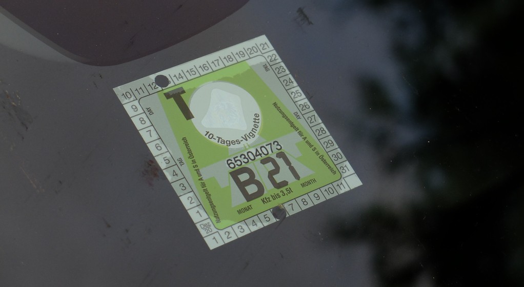 Austriacka winieta autostradowa – wciąż najłatwiej kupić ją w formie nalepki!
