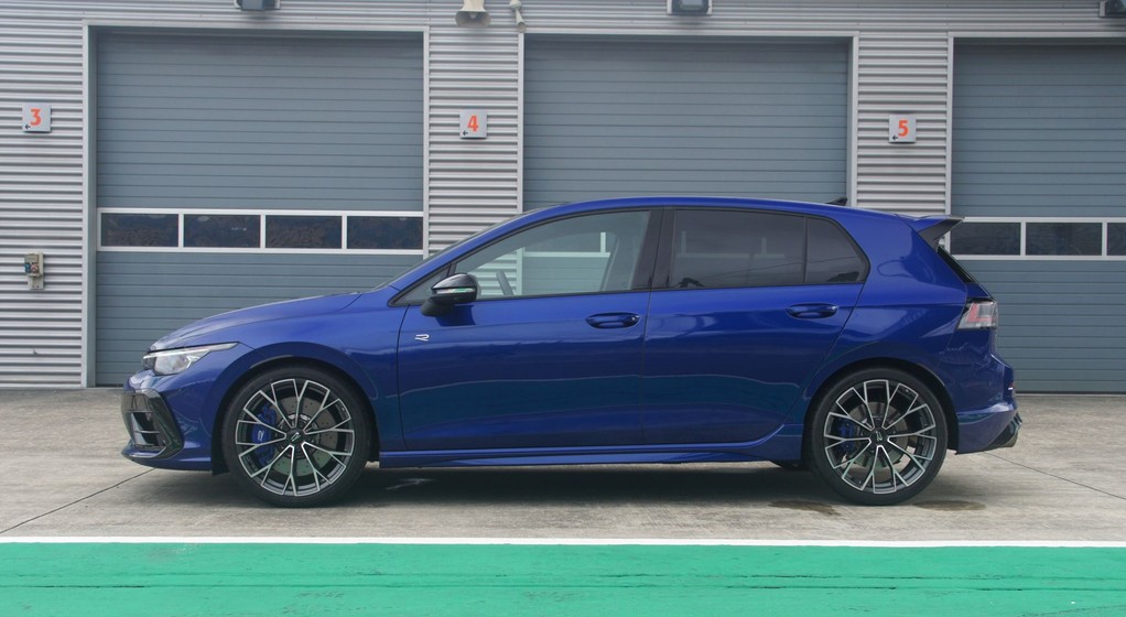 Volkswagen Golf R (2024)