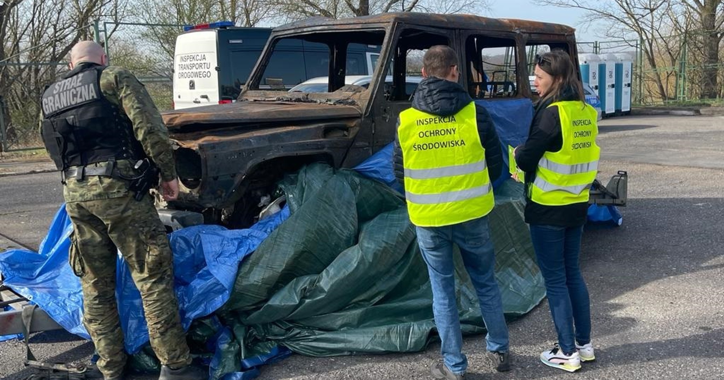 Straż Graniczna zatrzymała kierowcę, który wwiózł do Polski wrak Mercedesa klasy G