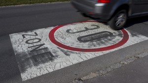 30 km/h na obszarach mieszkalnych. Nowy pomysł PE na zwiększenie bezpieczeństwa na drogach