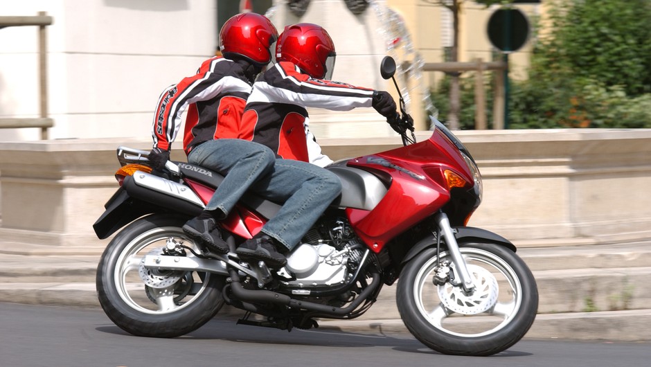 Motocykl 125 ccm
