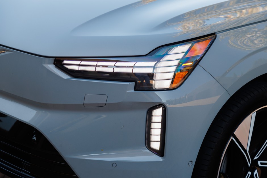 Volvo EX90