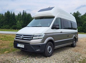 Czy fabryczny kamper jest lepszy od rzemieślniczej zabudowy? Sprawdziłem Volkswagena Grand Californię