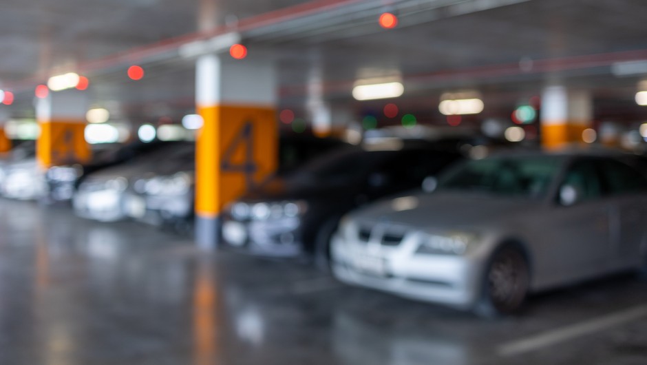 Te samochody nie mogą parkować na parkingach podziemnych. Dlaczego? (zdj. ilustracyjne)