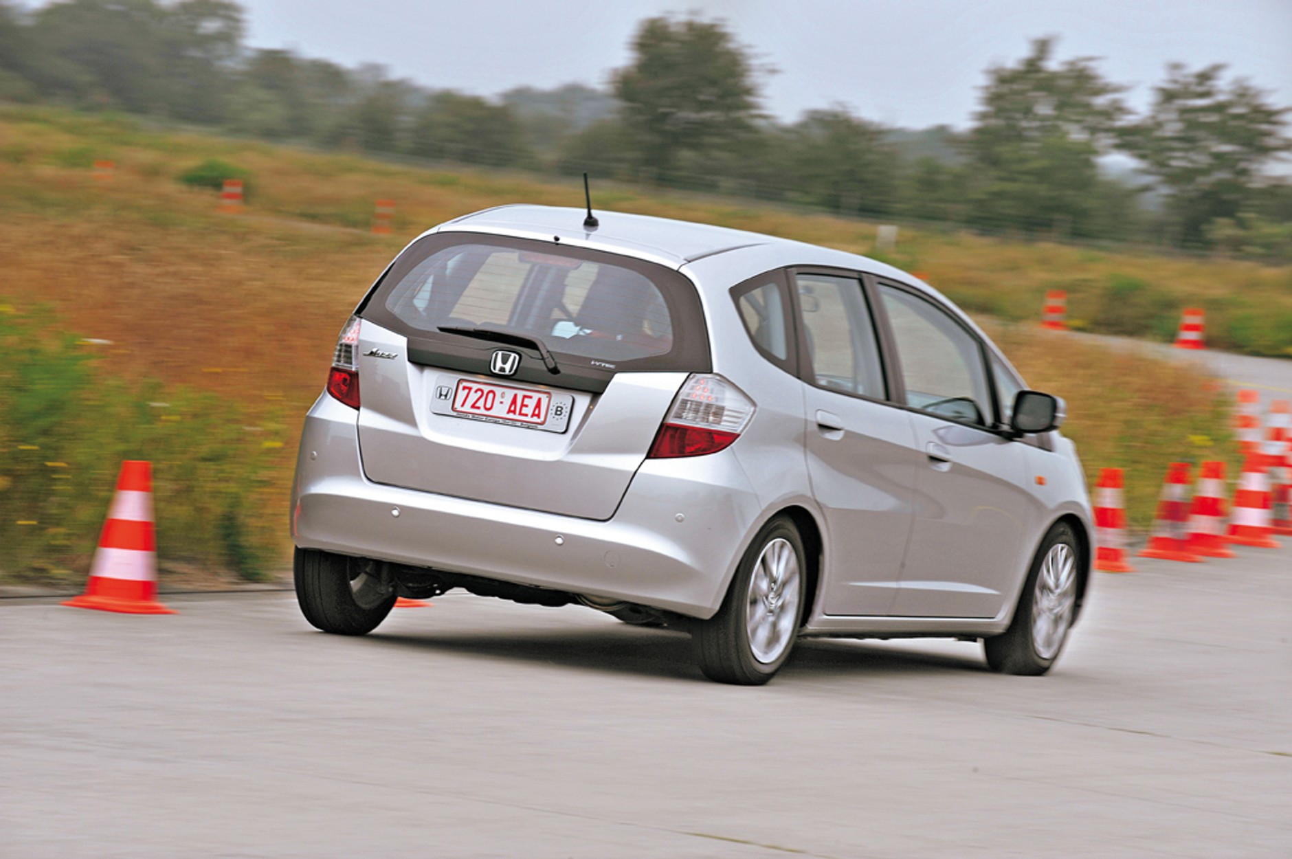 Nowy Volkswagen Polo kontra benzynowa konkurencja - Czy okaże się lepsze od Fiesty, Jazza, i20, Corsy i Clio?