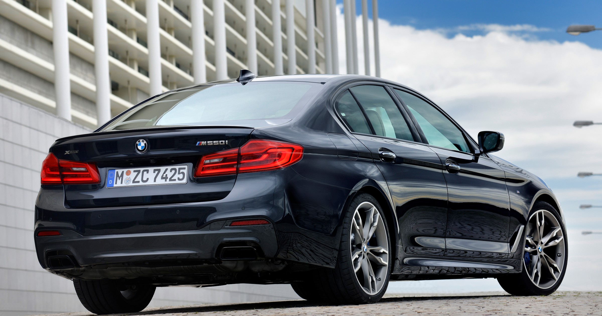 BMW M550i xDrive