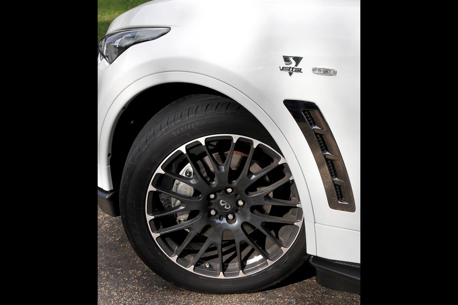 Infiniti FX Vettel Edition: pomysł mistrza
