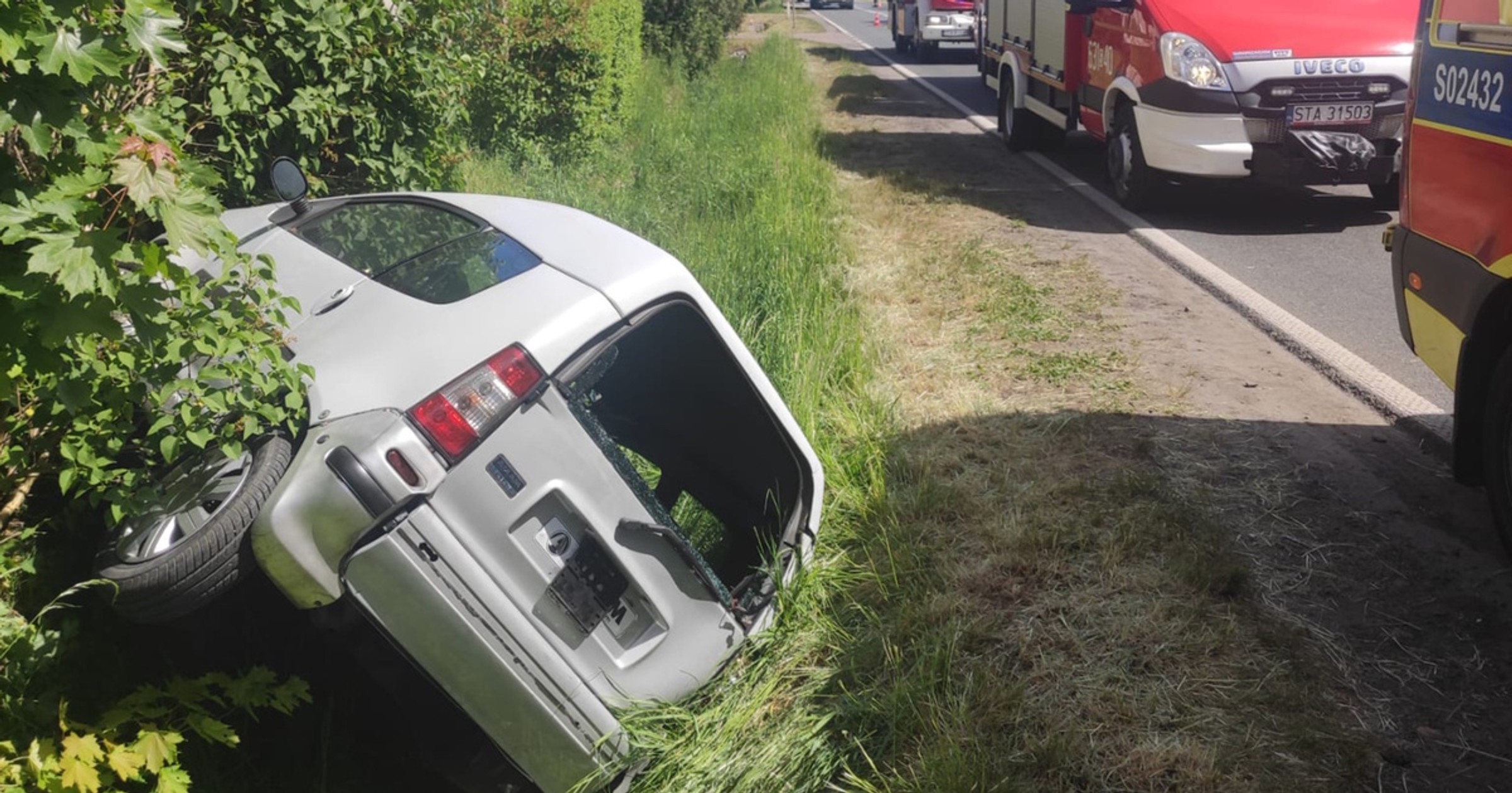Obraz pochodzący z serwisu https://tarnowskie-gory.policja.gov.pl/k26/informacje/wiadomosci/385907,Wypadek-na-DK11.html