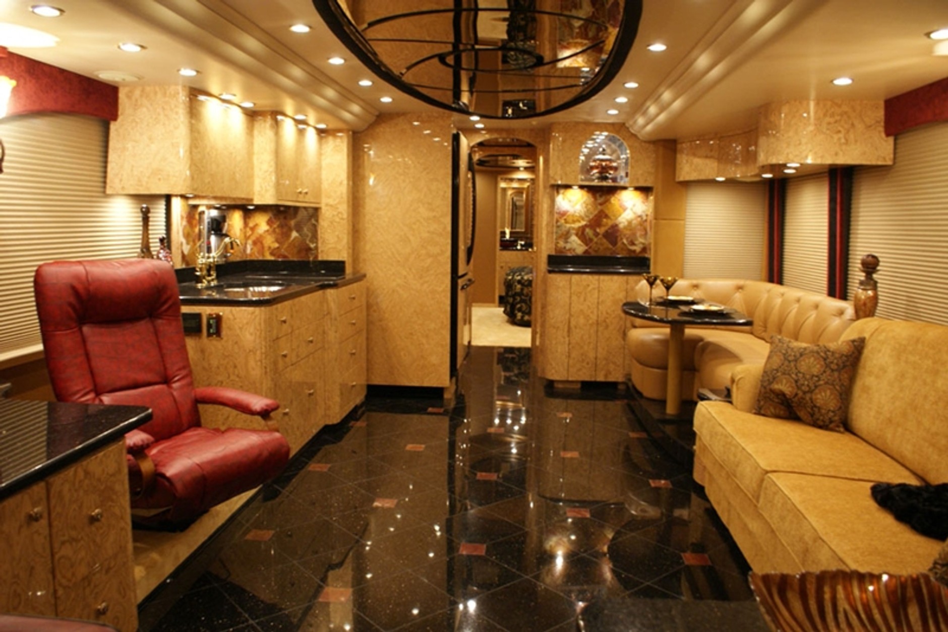 Obrzydliwie luksusowe posiadłości na kołach