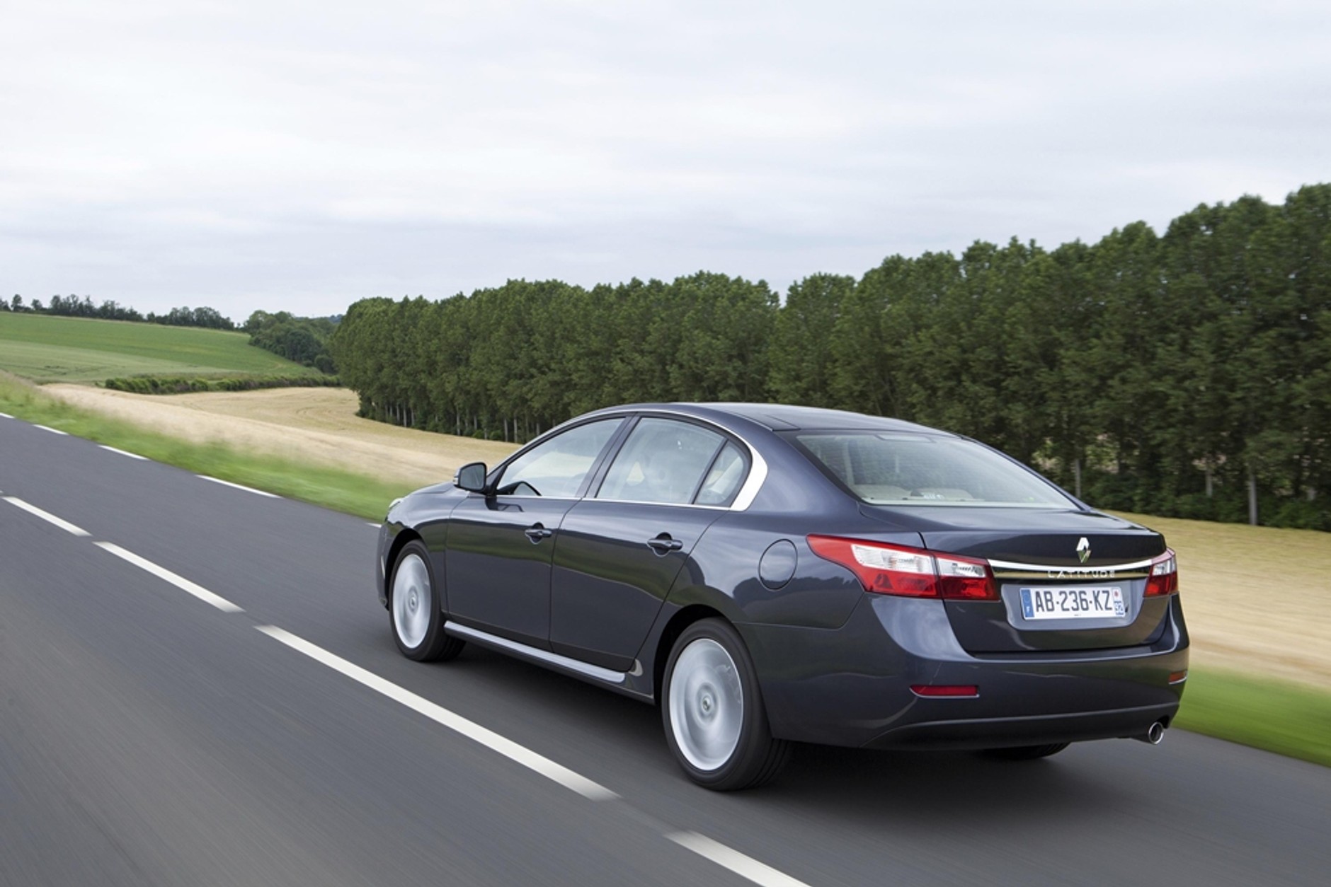 Renault Latitude – jonizuje, masuje, dopieszcza, robi dobrze