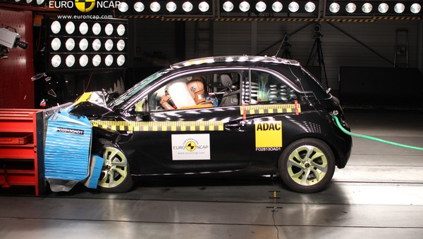 Euro NCAP: europejskie gwiazdki mają sens?