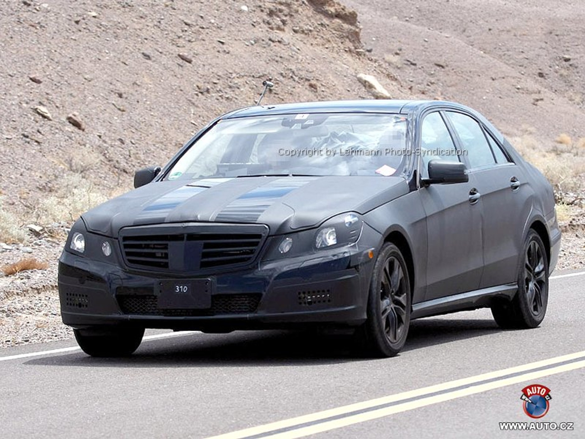 Zdjęcia szpiegowskie: Nowy Mercedes-Benz klasy E – nagonka trwa