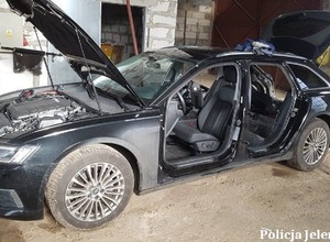 Trafiały tam kradzione Audi z Niemiec. Policja zlikwidowała "dziuplę" w Karkonoszach