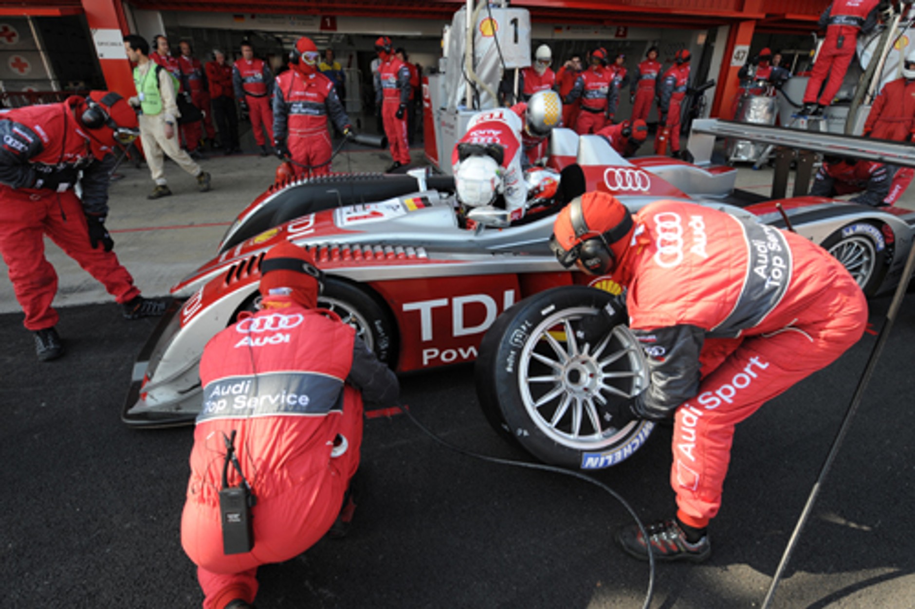 24 godziny Le mans - Starcie  tytanów