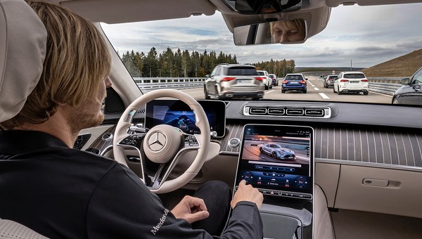 Nowy Mercedes Klasy S z systemem jazdy autonomicznej Drive Pilot