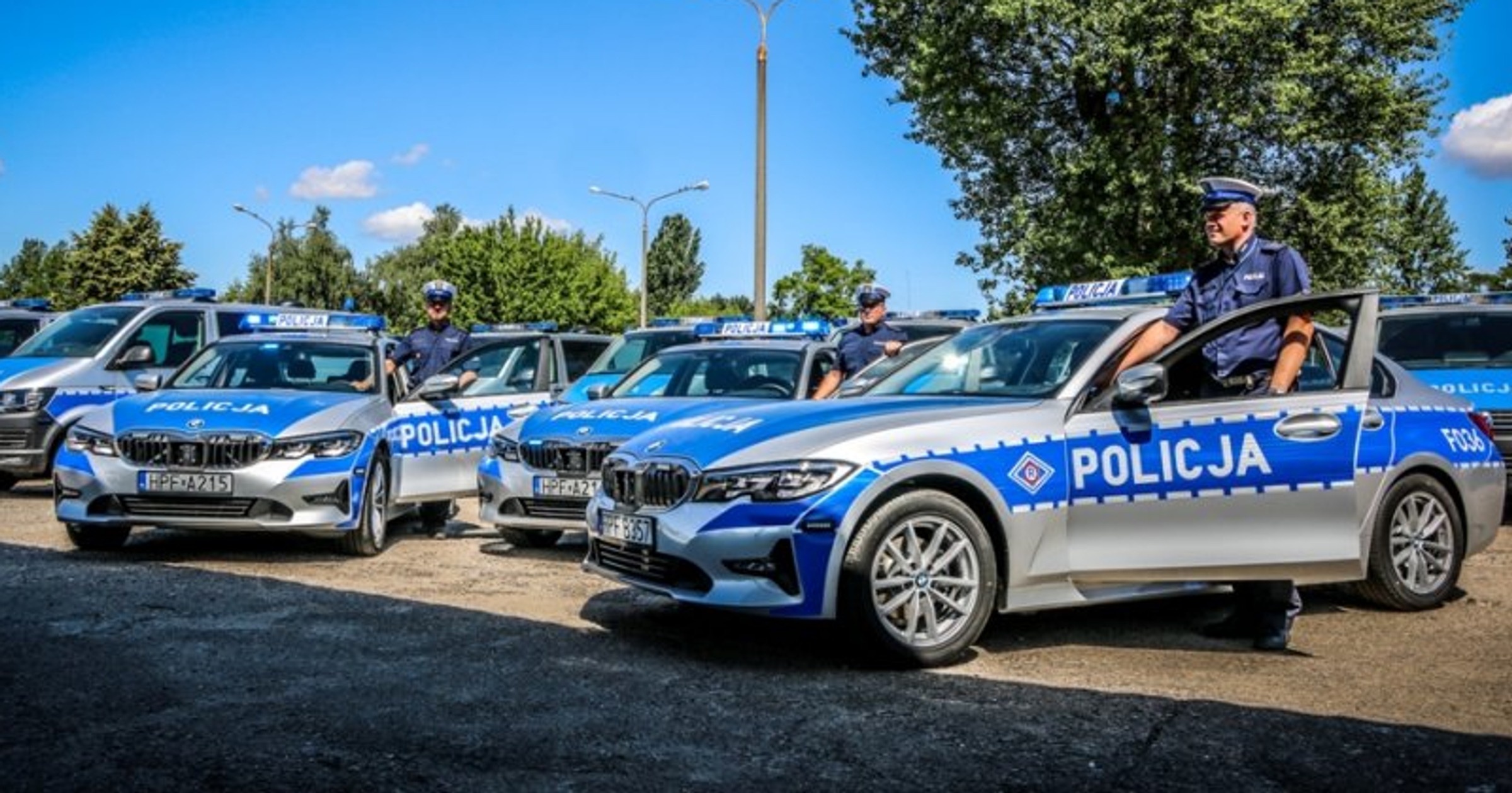 Nowe policyjne BMW 320i