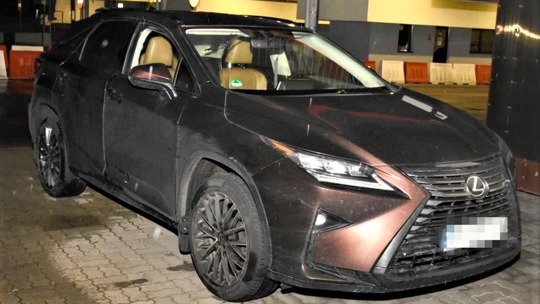 Straż Graniczna zatrzymała samochód marki lexus