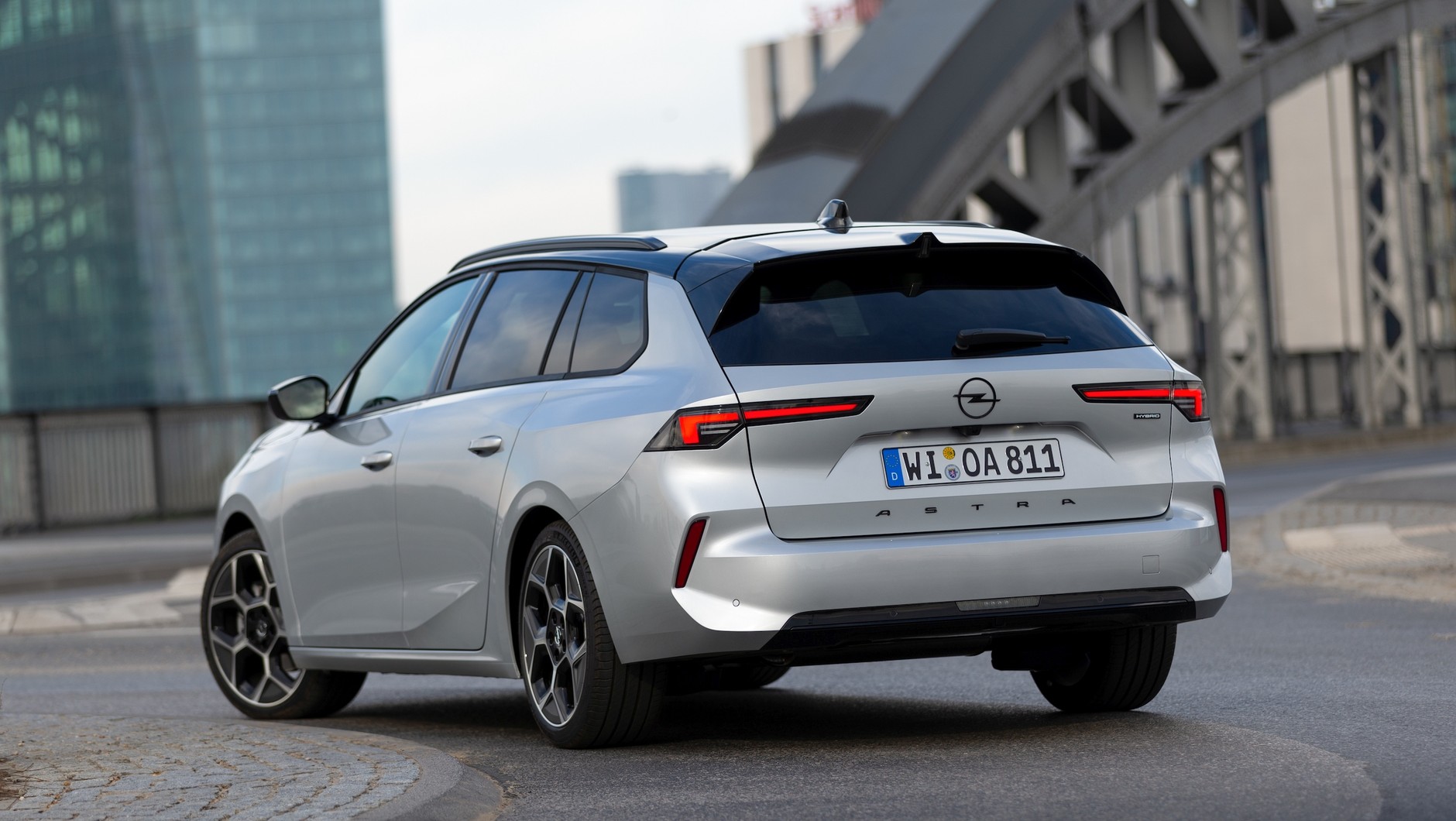 Opel Astra Hybrid
