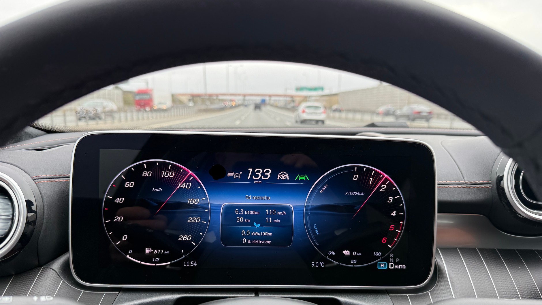 Mercedes C300 de – auto oszczędne i szybkie. Przy 130 km/h silnik mruczy bez najmniejszego wysiłku