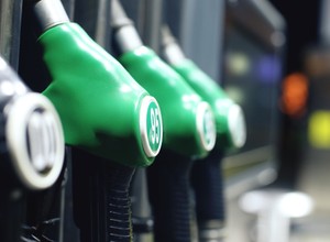 60 procent kierowców w Europie wybiera silniki spalinowe, a większość nie chce pojazdów autonomicznych